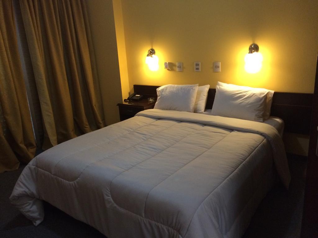 Hotel Manduvira Asunción Værelse billede
